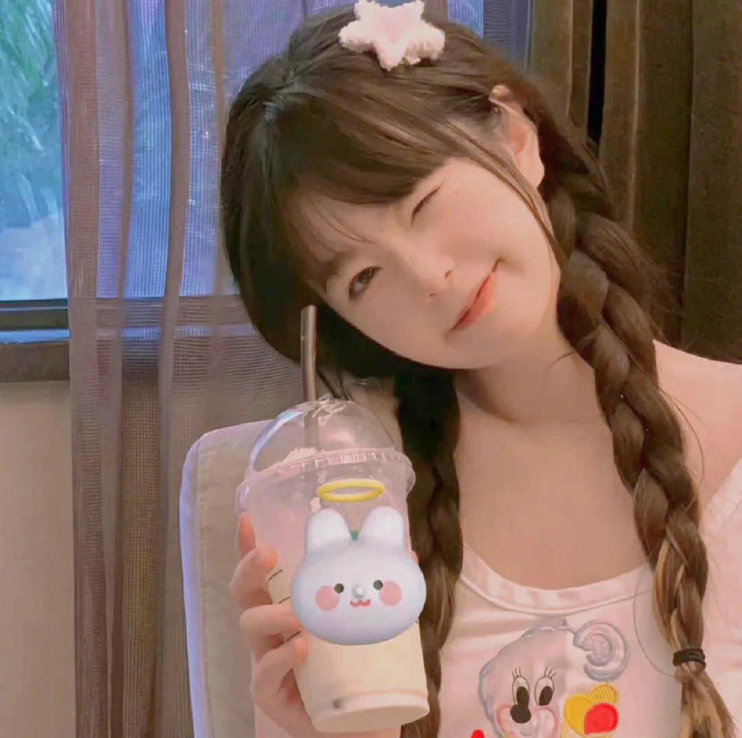 敦君与女朋友
